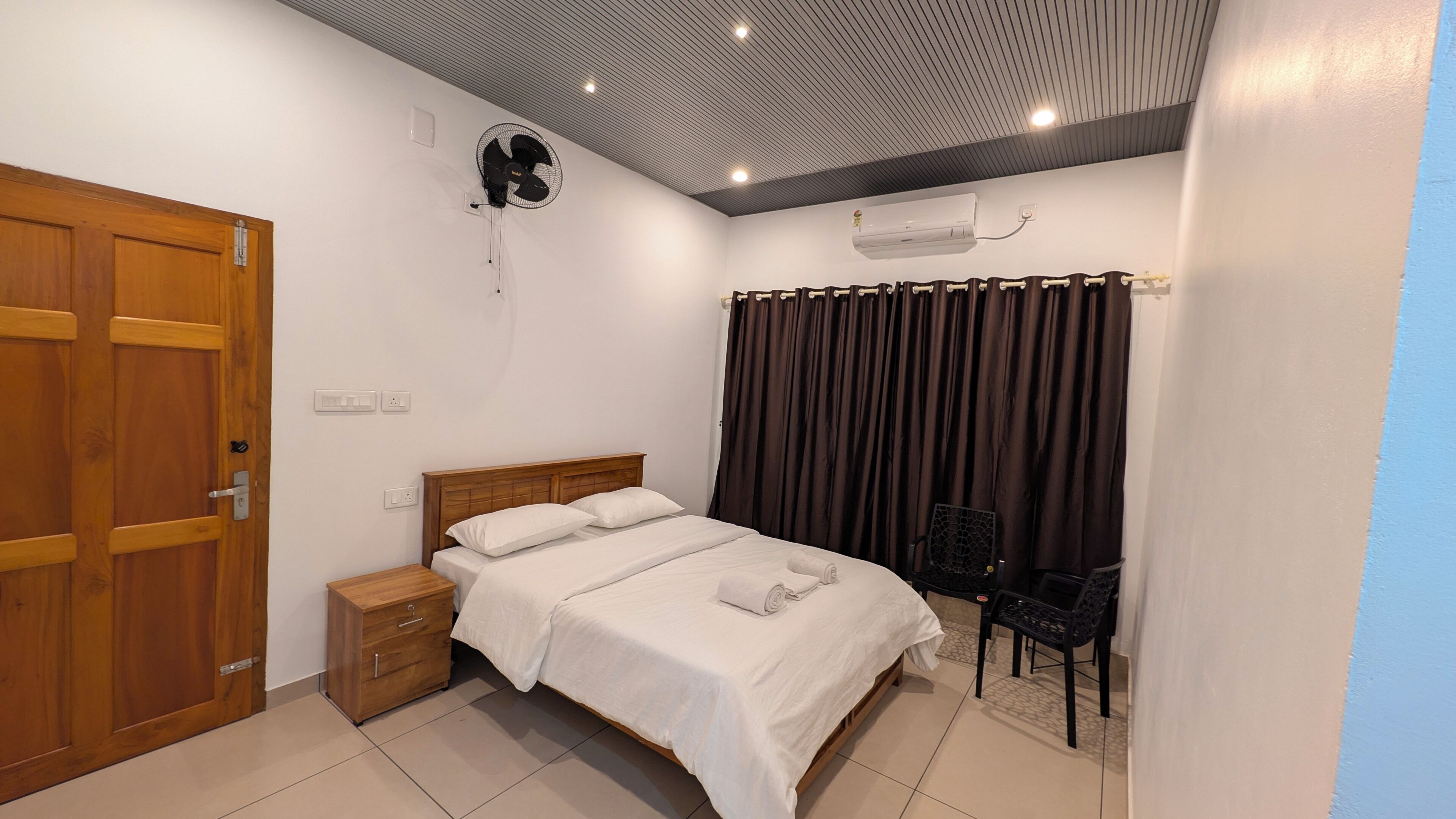 Deluxe-Doppelzimmer, Balkon | Schreibtisch, laptopgeeigneter Arbeitsplatz, kostenloses WLAN