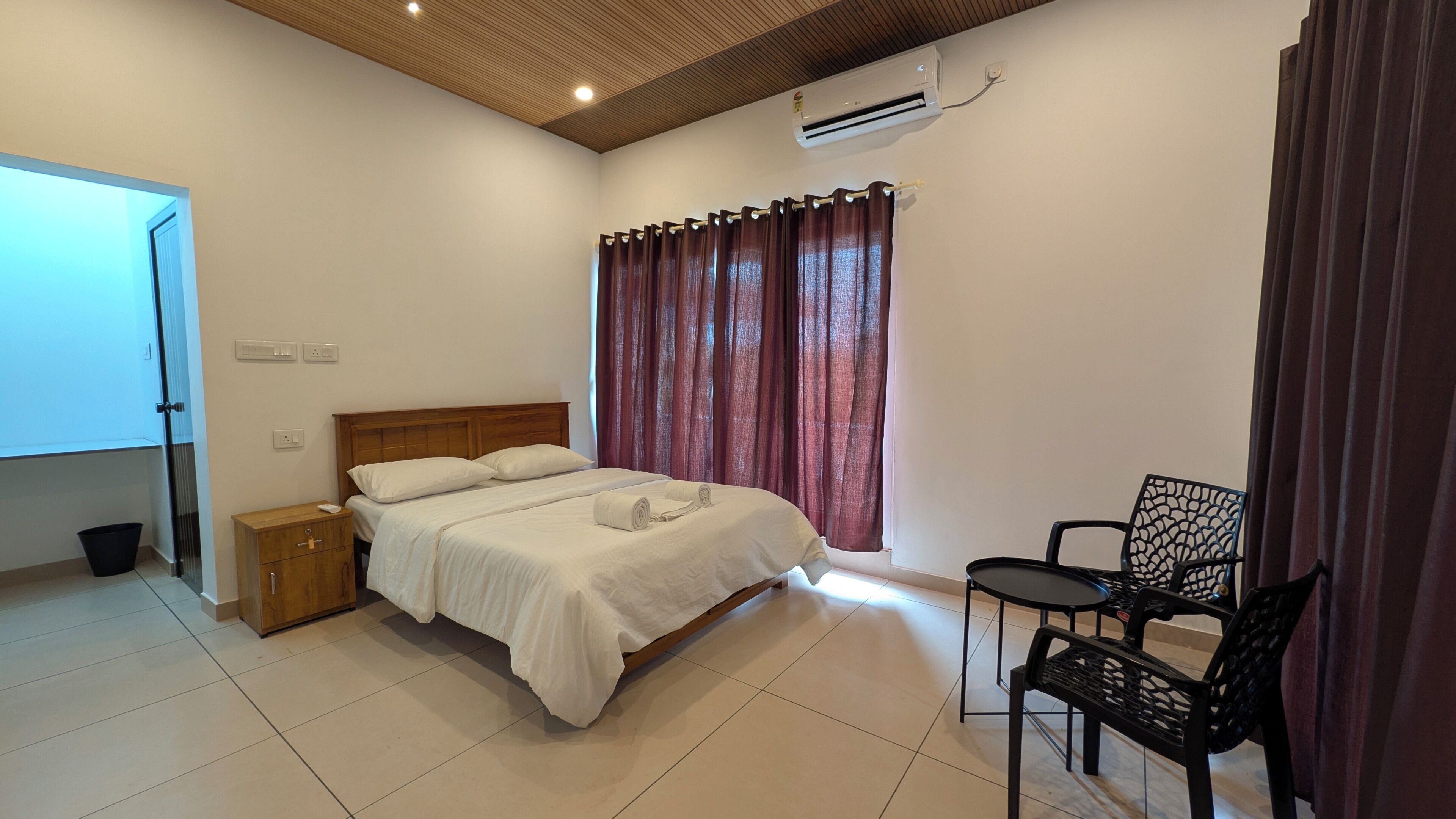 Doppelzimmer, Balkon, Meerblick | Schreibtisch, laptopgeeigneter Arbeitsplatz, kostenloses WLAN