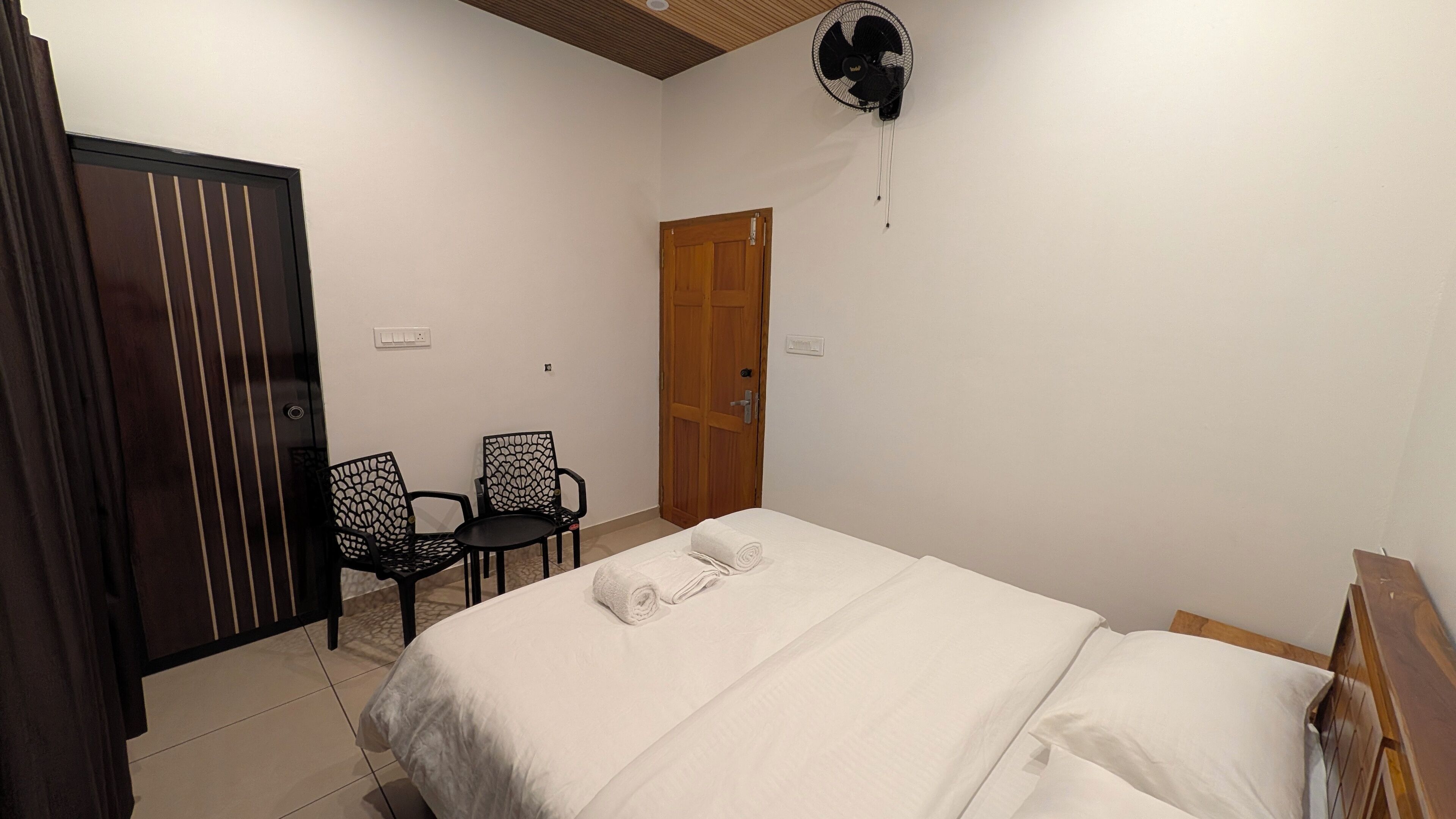 Doppelzimmer, Balkon | Schreibtisch, laptopgeeigneter Arbeitsplatz, kostenloses WLAN