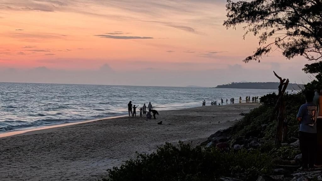 Huvila, 6 makuuhuonetta, parveke, merinäköala | Ranta | Rannalla