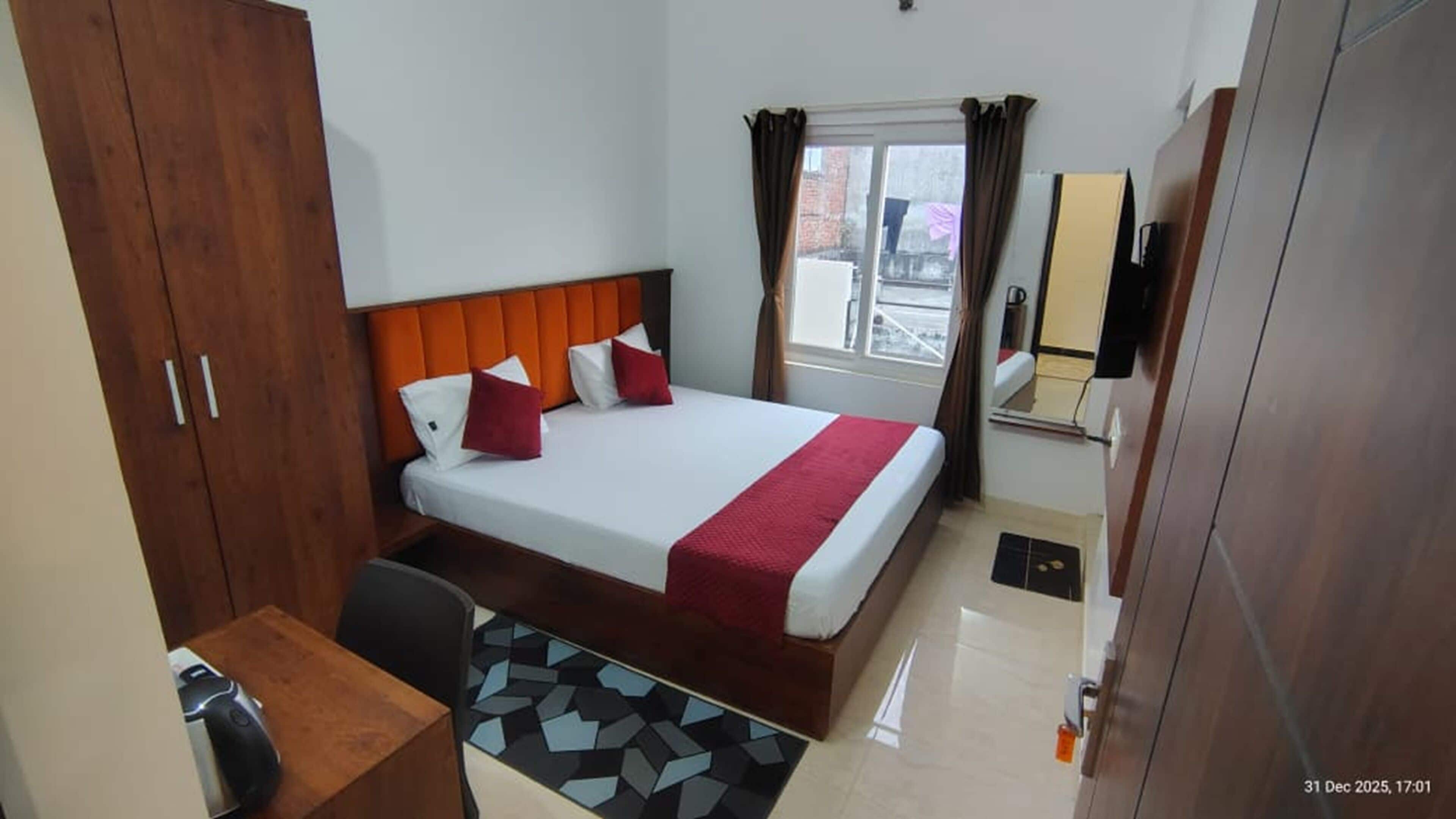 Kamar Double Standar, balkon, pemandangan kota | Wi-Fi gratis