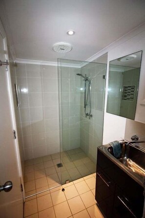 Bathroom - Hop Hop House in North Bendalong (Bendalong)