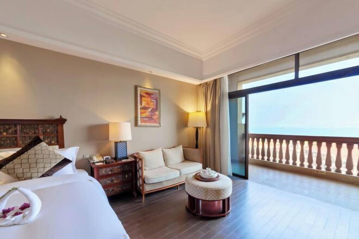 Bureau, espace de travail pour ordinateur portable, Wi-Fi gratuit