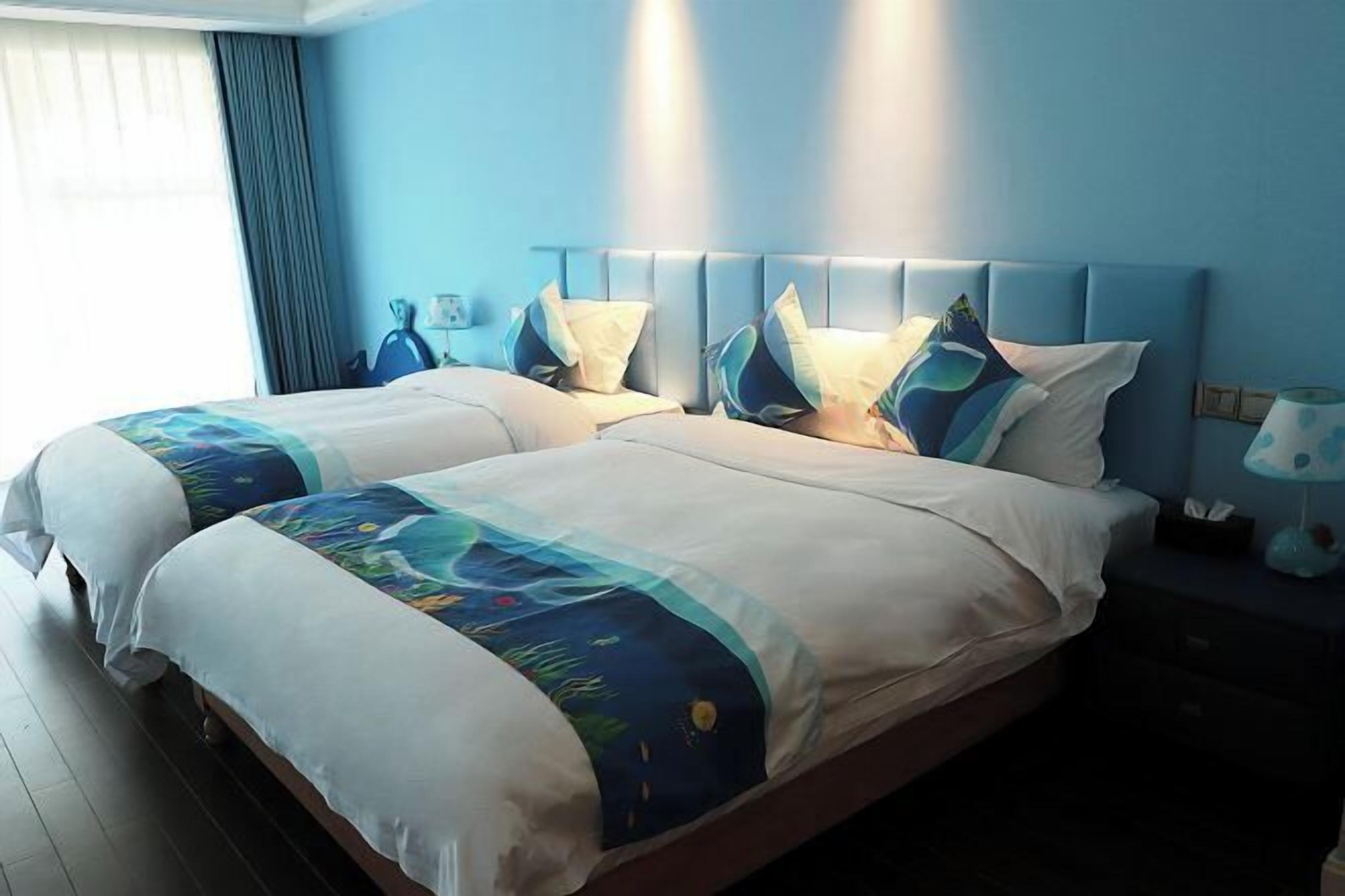 Escrivaninha, espaço de trabalho para notebook, Wi-Fi de cortesia