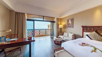 Deluxe Sea View King Bed | Desk, laptop workspace, free WiFi