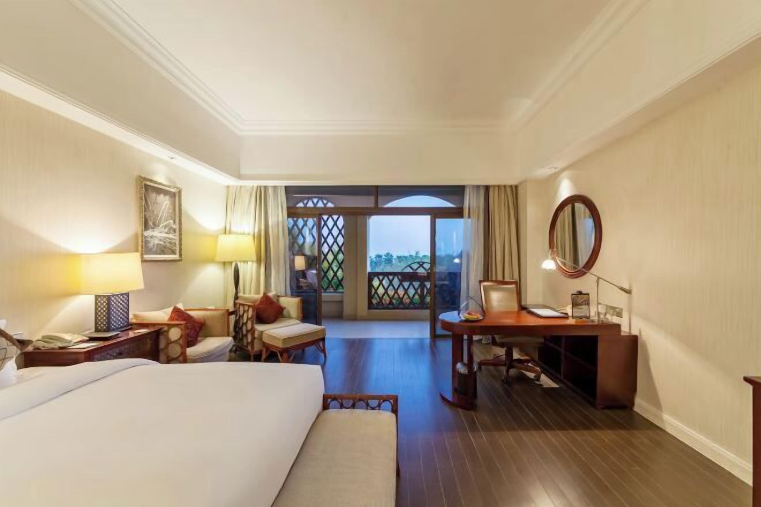 Escrivaninha, espaço de trabalho para notebook, Wi-Fi de cortesia