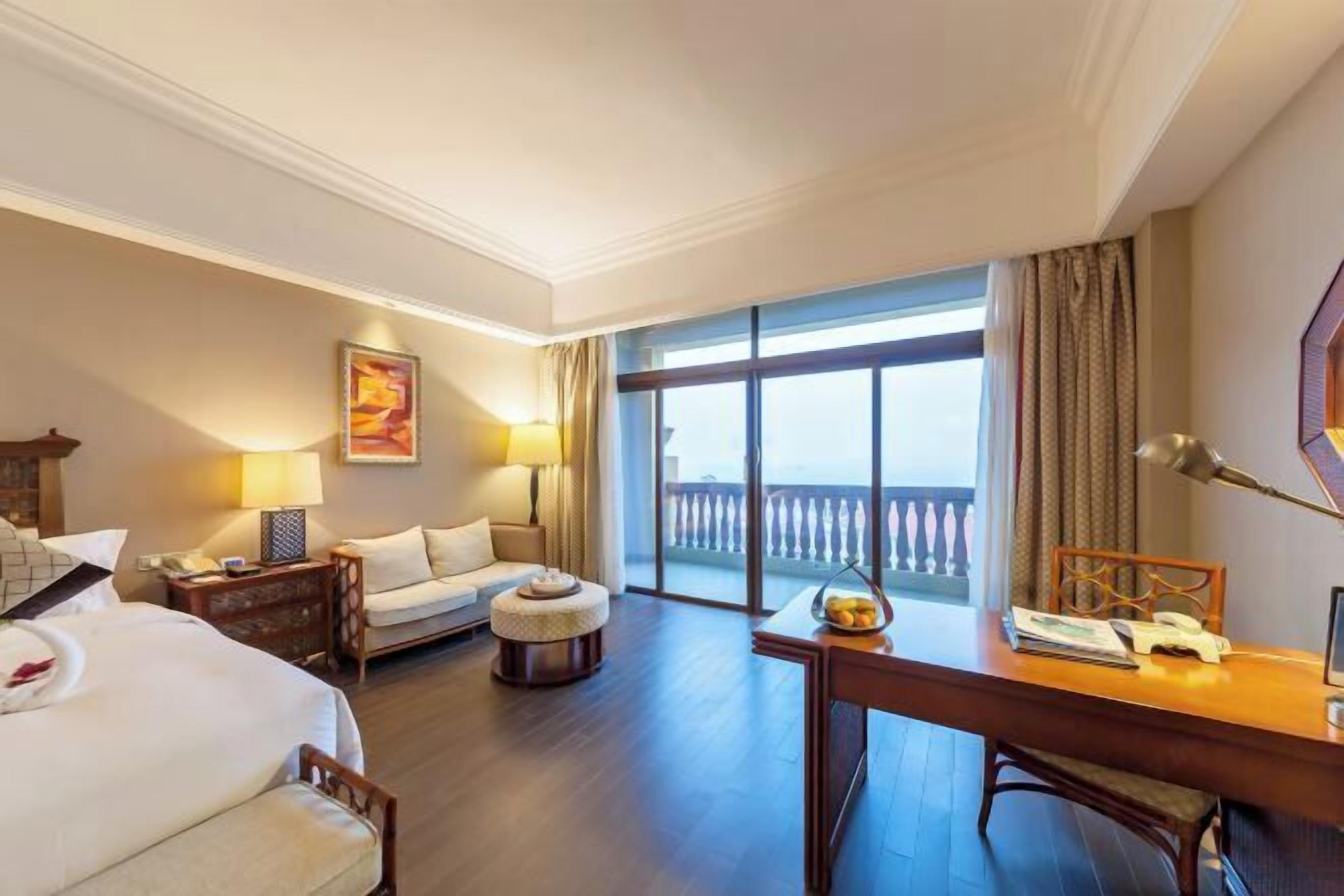 Escrivaninha, espaço de trabalho para notebook, Wi-Fi de cortesia