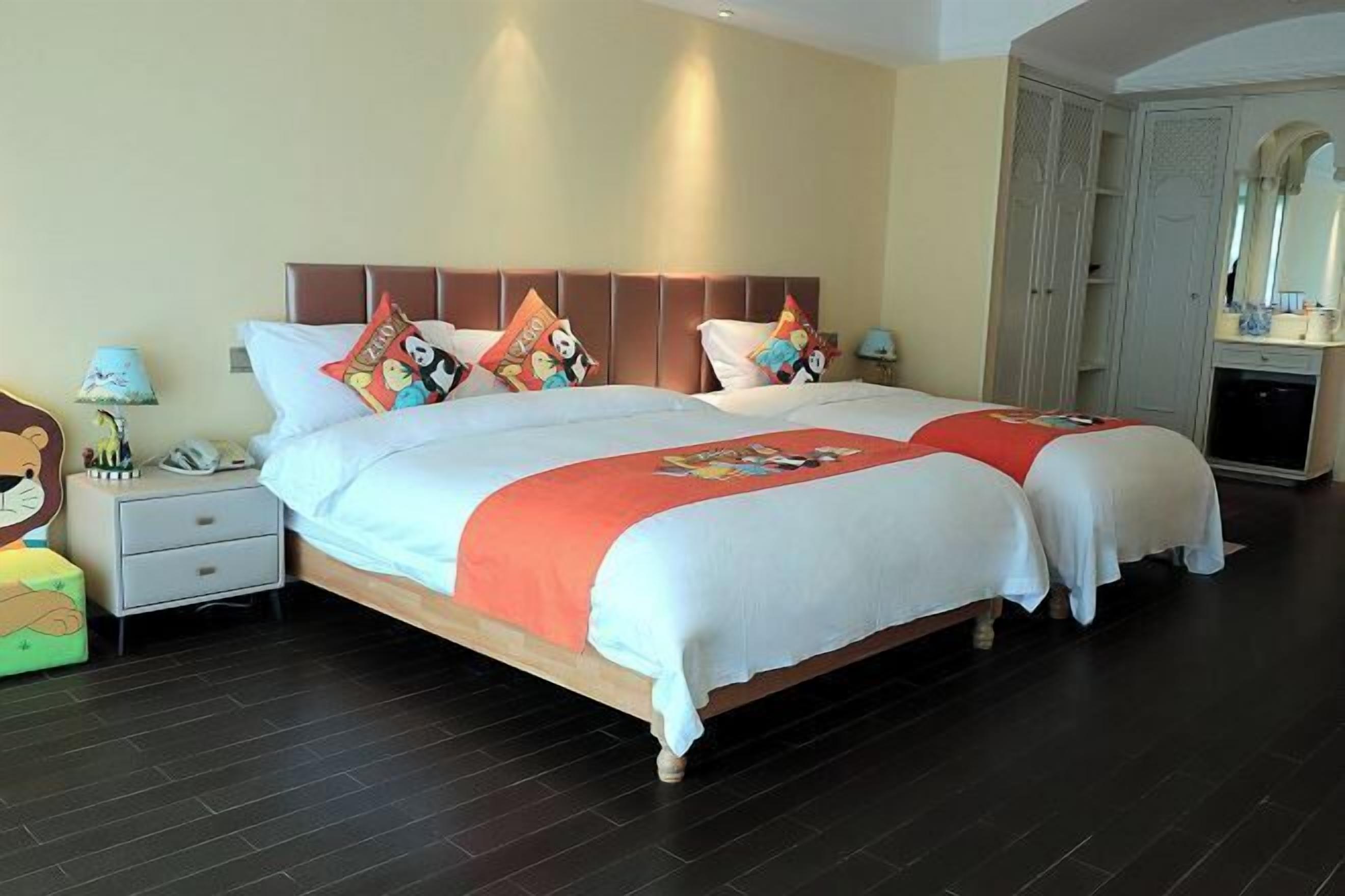 Escrivaninha, espaço de trabalho para notebook, Wi-Fi de cortesia