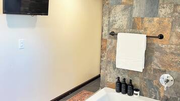 Dusj, boblebad, hårføner og bidé