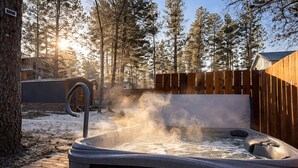 Outdoor spa tub - Rustline Haus - Cabin w/ Hot Tub, Walk to Village (Ruidoso)