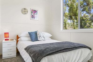 Room - Waratah Cottage Bendalong (Bendalong)