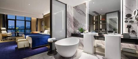 Iron/ironing board, free WiFi