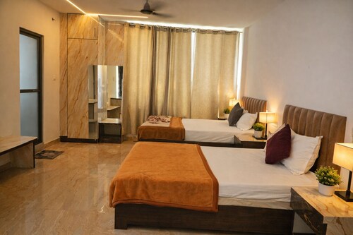 Satyam Guest House