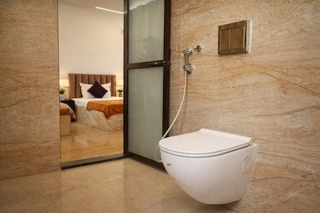 Deluxe Room | Bathroom. Satyam Guest House