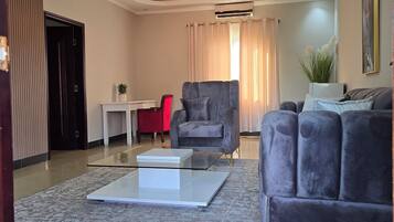 Executive suite | Een kluis op de kamer, een laptopwerkplek