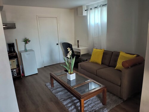 Cozy Bachelor Apartment at Trillium