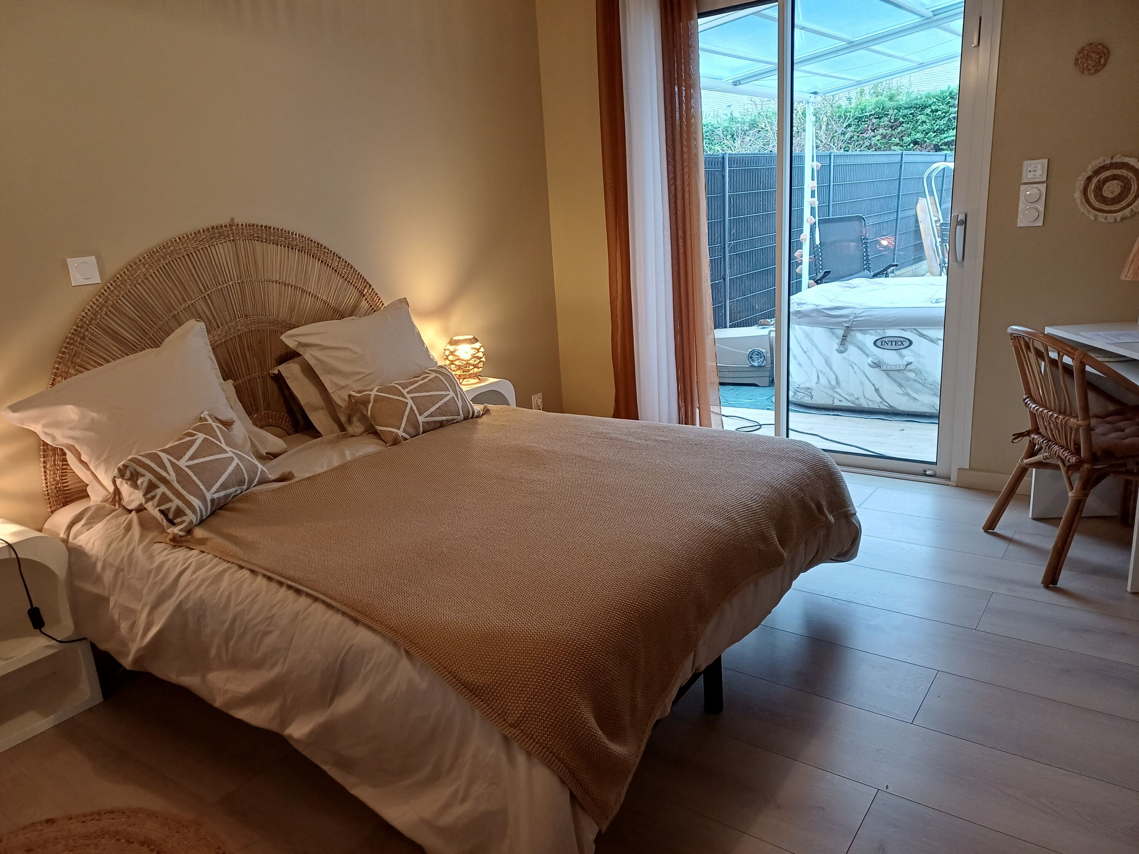 4 Schlafzimmer, Schreibtisch, Bügeleisen/Bügelbrett, Reisekinderbett