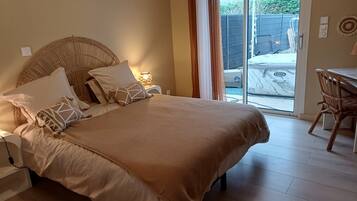 4 Schlafzimmer, Schreibtisch, BĂŒgeleisen/BĂŒgelbrett, Reisekinderbett