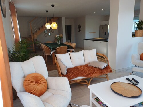 Villa pro Carquefou private parking. fiber