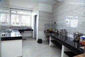 Free WiFi - Serene Grandeur (Kotagiri)