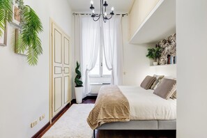 Iron/ironing board, WiFi, bed sheets - PIAZZA DI SPAGNA FABULOUS AND COZY APARTMENT (Roma)