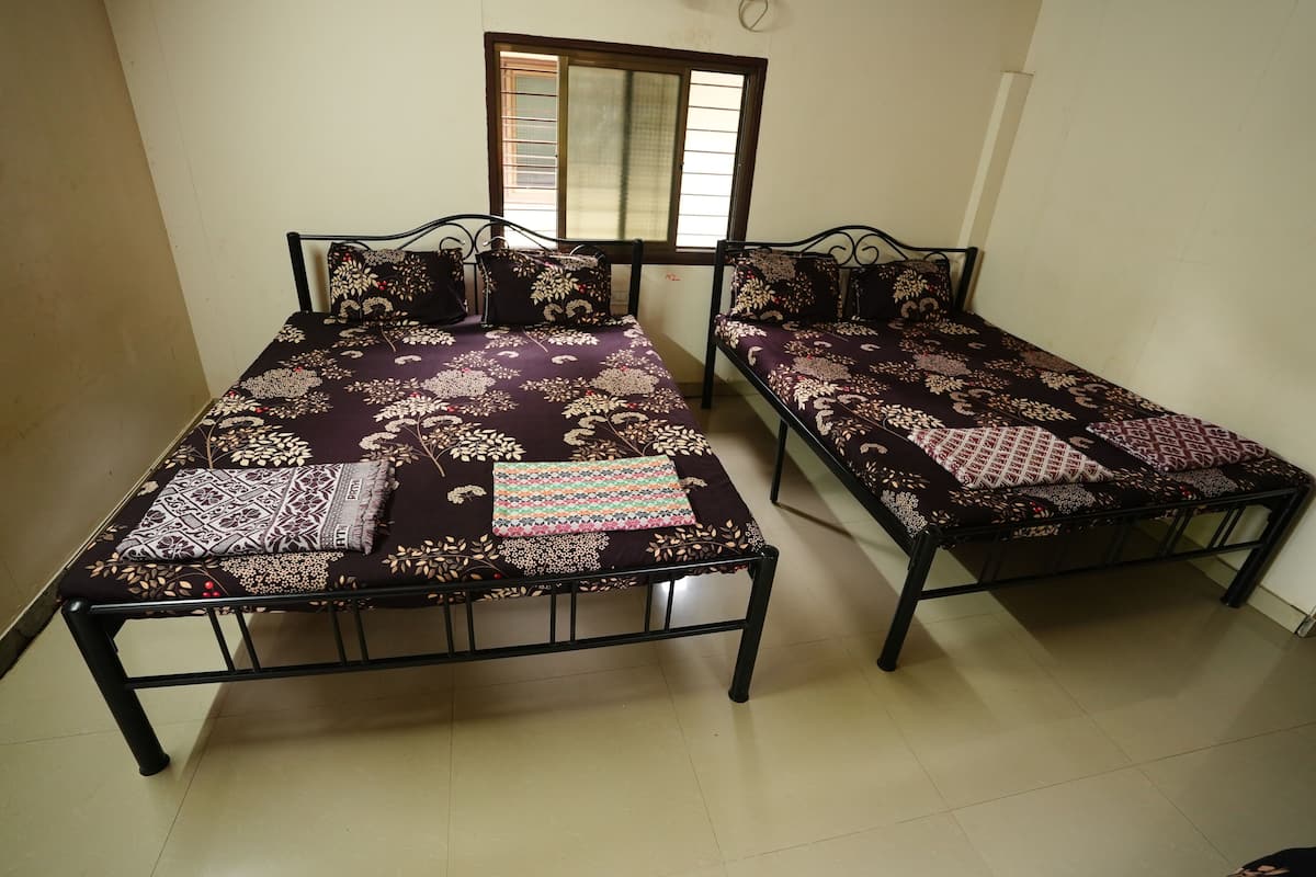 Deluxe Double Room | Egyptian cotton sheets, premium bedding, memory-foam beds, desk