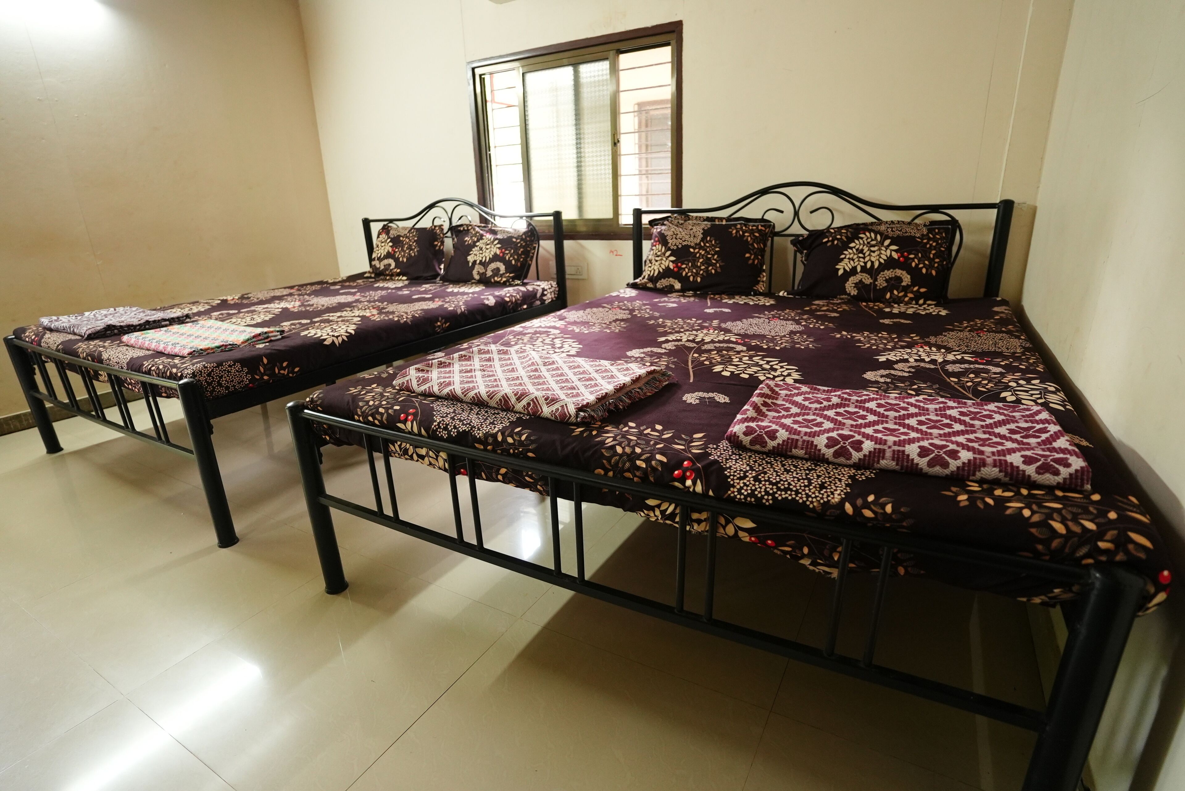 Egyptian cotton sheets, premium bedding, memory-foam beds, desk