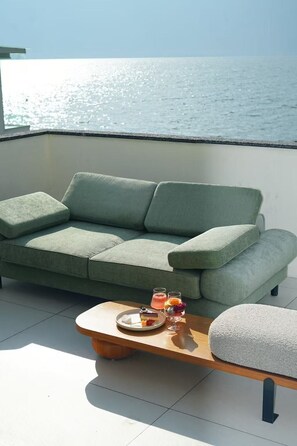 Superior Suite, Patio, Sea View | Balcony - Arcadia Feng Sui Hua Kai Seaview Hotel (Dali)