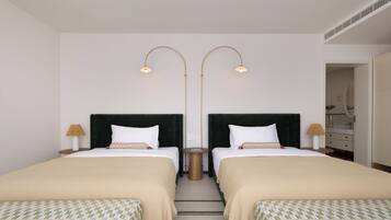 Minibar, individually decorated, individually furnished, blackout drapes