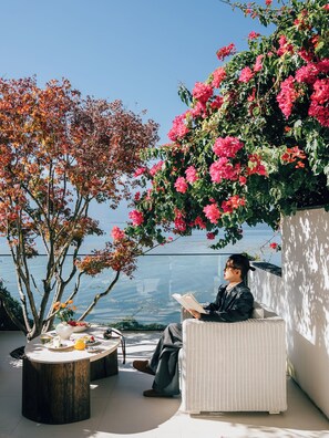 Signature Double Room, Patio, Sea View | Balcony - Arcadia Feng Sui Hua Kai Seaview Hotel (Dali)