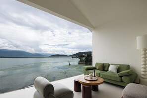 Kahden hengen seniorihuone, patio, merinäköala | Näkymä rannalle/valtamerelle