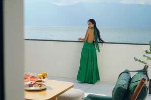 高級套房, 庭院, 海景 | 露台/庭院