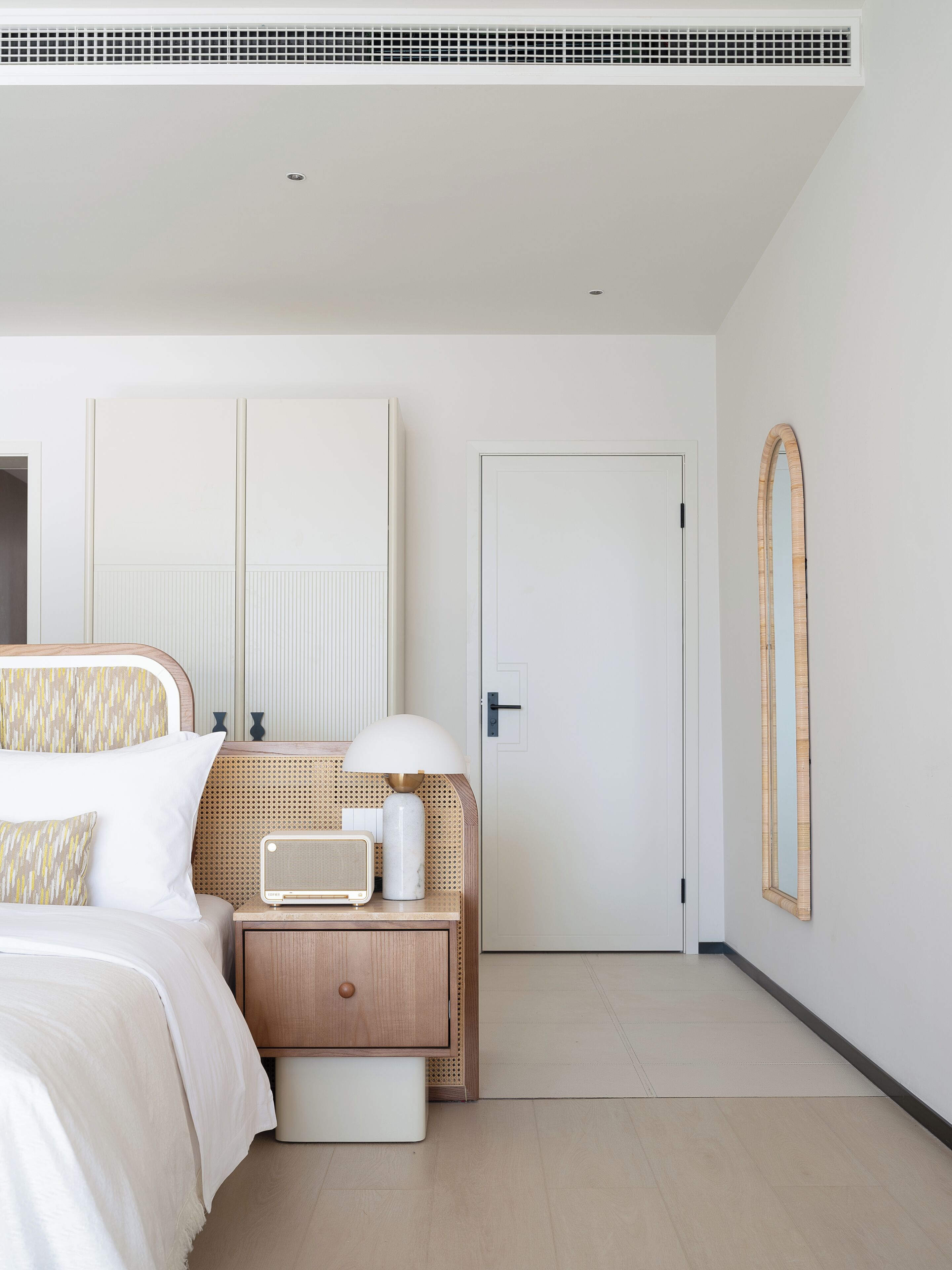 Suite de lujo, patio, vistas al mar | Armario