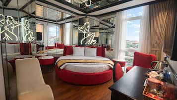 Deluxe Double Room, Balcony | Desk, free WiFi, bed sheets