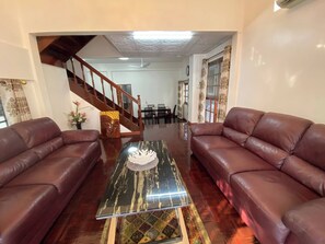 Bungalow, 4 chambres, accessible aux personnes à mobilité réduite, terrasse | Salle de séjour