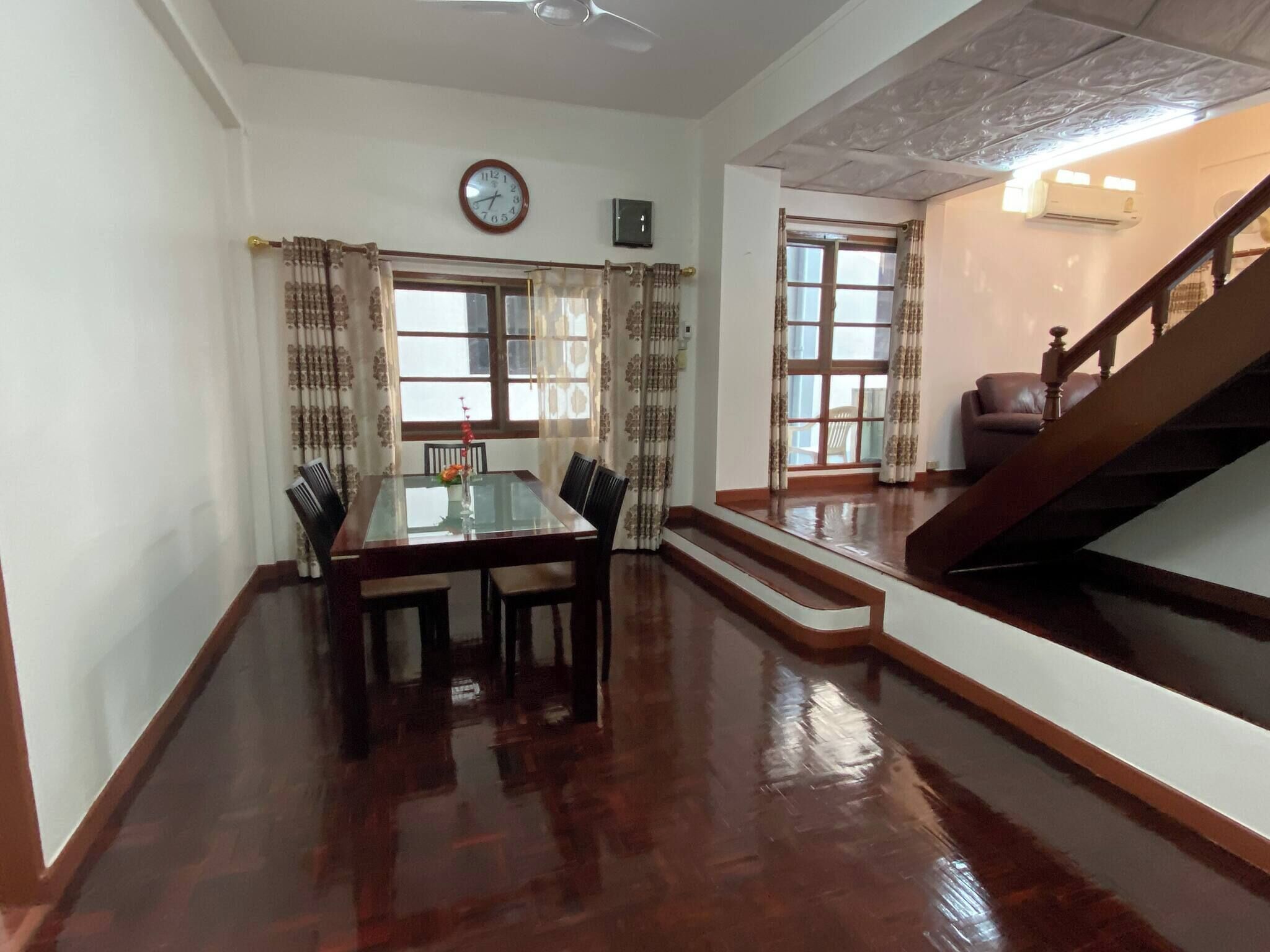 방갈로, 침실 4개, 장애인 지원, 테라스 | 다이닝룸