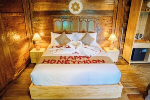 Desk, free WiFi, bed sheets - Sena Villa Ubud (Ubud)