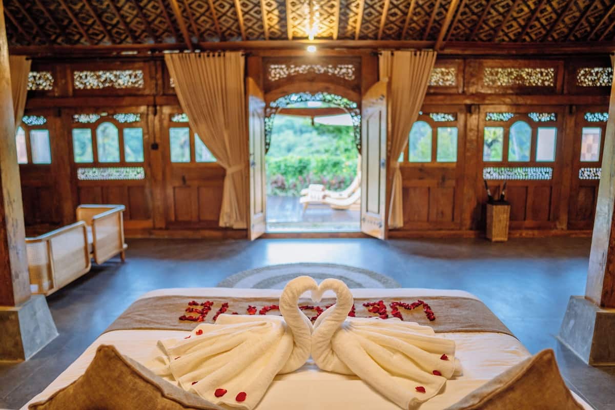 One Bedroom Suite Pool Villa | Desk, free WiFi, bed sheets