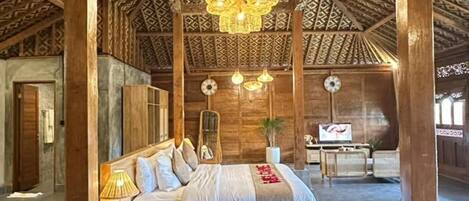 One Bedroom Suite Pool Villa | Desk, free WiFi, bed sheets