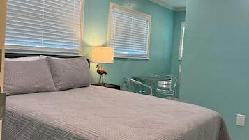 Bügeleisen/Bügelbrett, Internetzugang, Bettwäsche