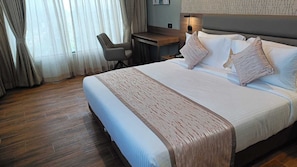 Schreibtisch, kostenloses WLAN