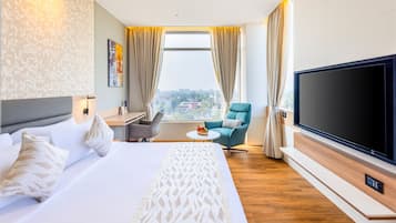 Premium Grande Room with King/Twin Bed | Desk, free WiFi
