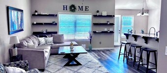 Spacious 3BR Retreat-Sleeps 8- Pet Friendly, Backyard Oasis, Near Tulsa