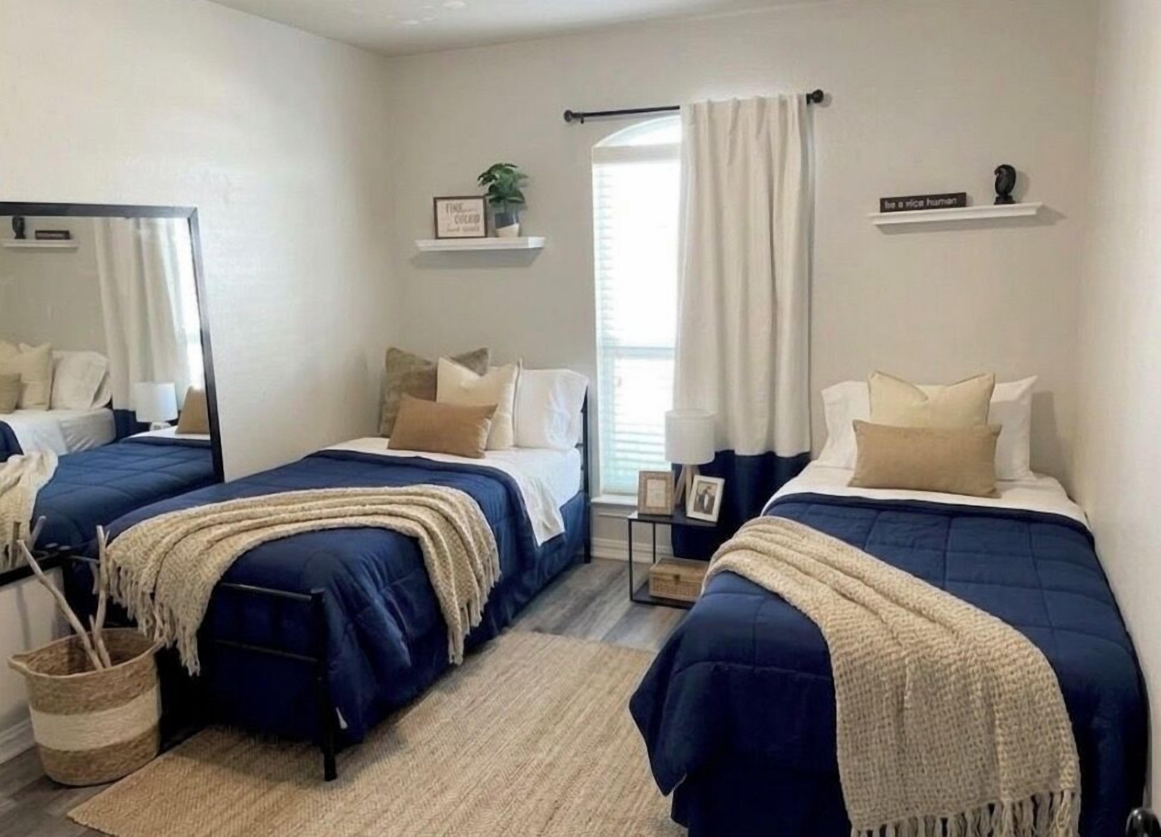 3 bedrooms, desk, free WiFi, bed sheets