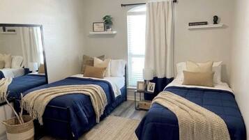 3 bedrooms, desk, free WiFi, bed sheets