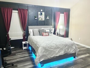 3 bedrooms, desk, free WiFi, bed sheets - Spacious 3 BR on Dead End-Fast Wi-Fi, Work Desk - Minutes to Tulsa Attractions (Glenpool)