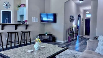 Smart TV, books, stereo