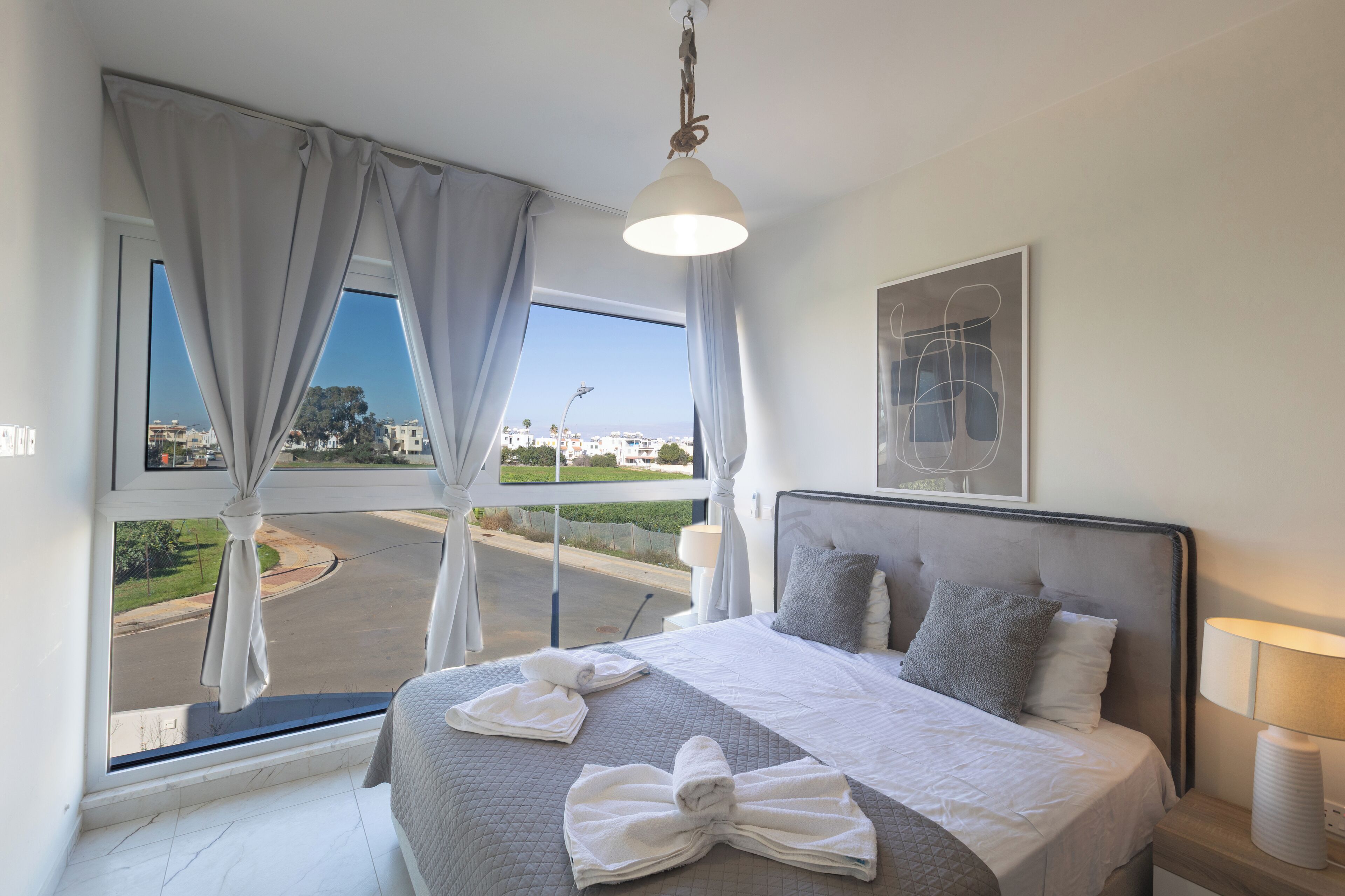 4 bedrooms, iron/ironing board, Internet, bed sheets