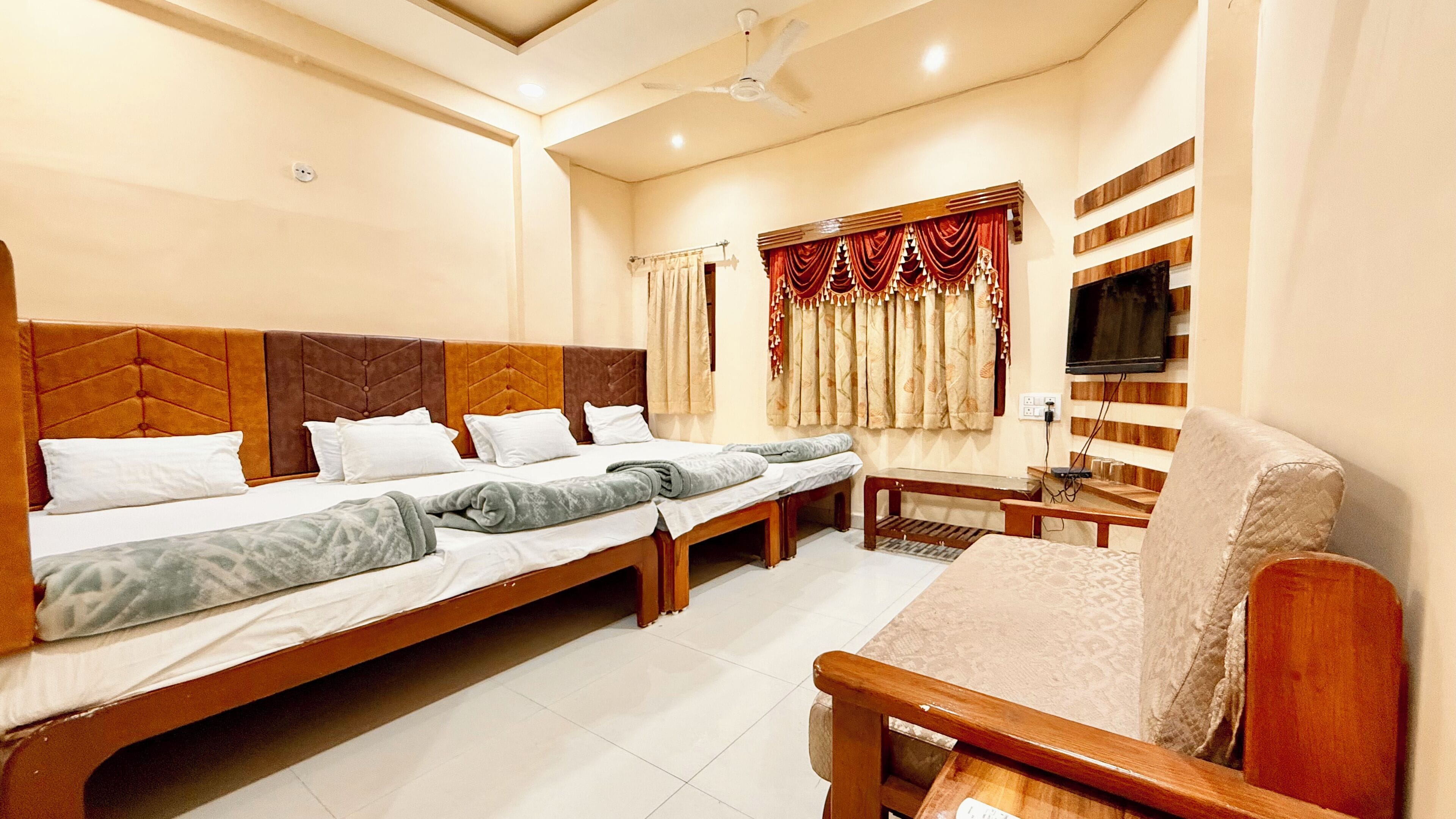 Deluxe Triple Room | Premium bedding, desk, laptop workspace, soundproofing