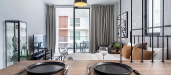 ดัสก์ - สตูดิโอ บาย พลัส 49 ใน แมคเคนซี